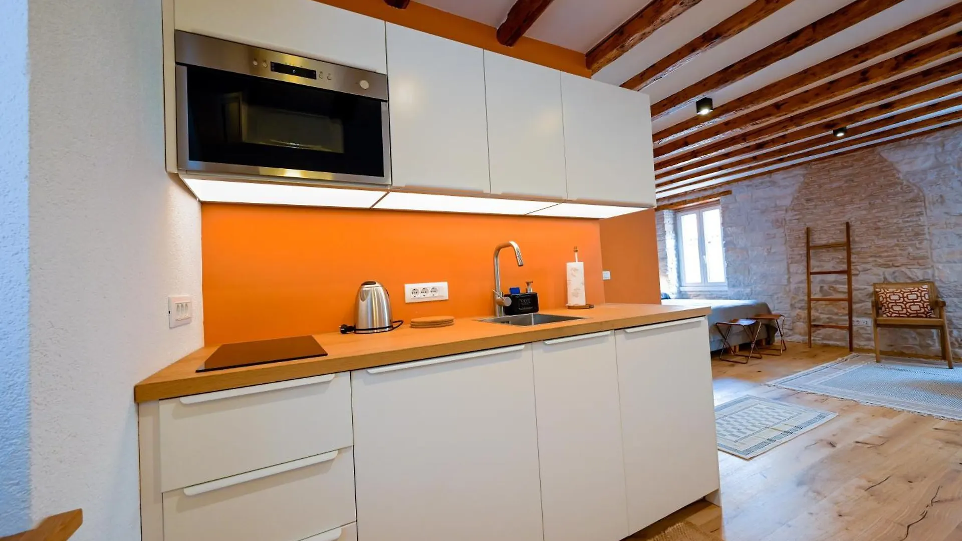 Art & Design Studio Rovinj 0*,  Croatia