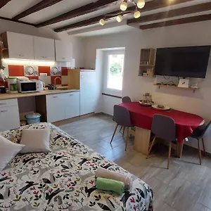  Apartment Many